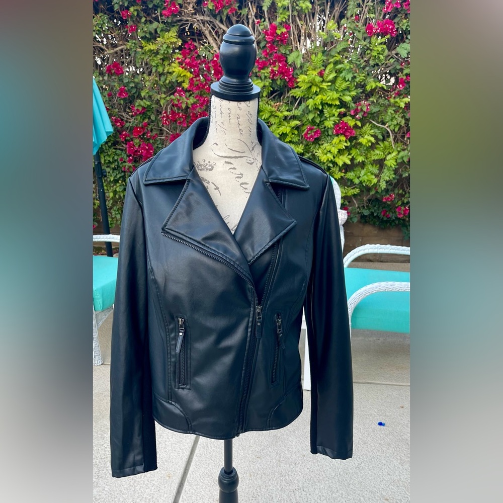 Lane Bryant Faux Leather Moto Zip Up Jacket size 14/16. EUC.